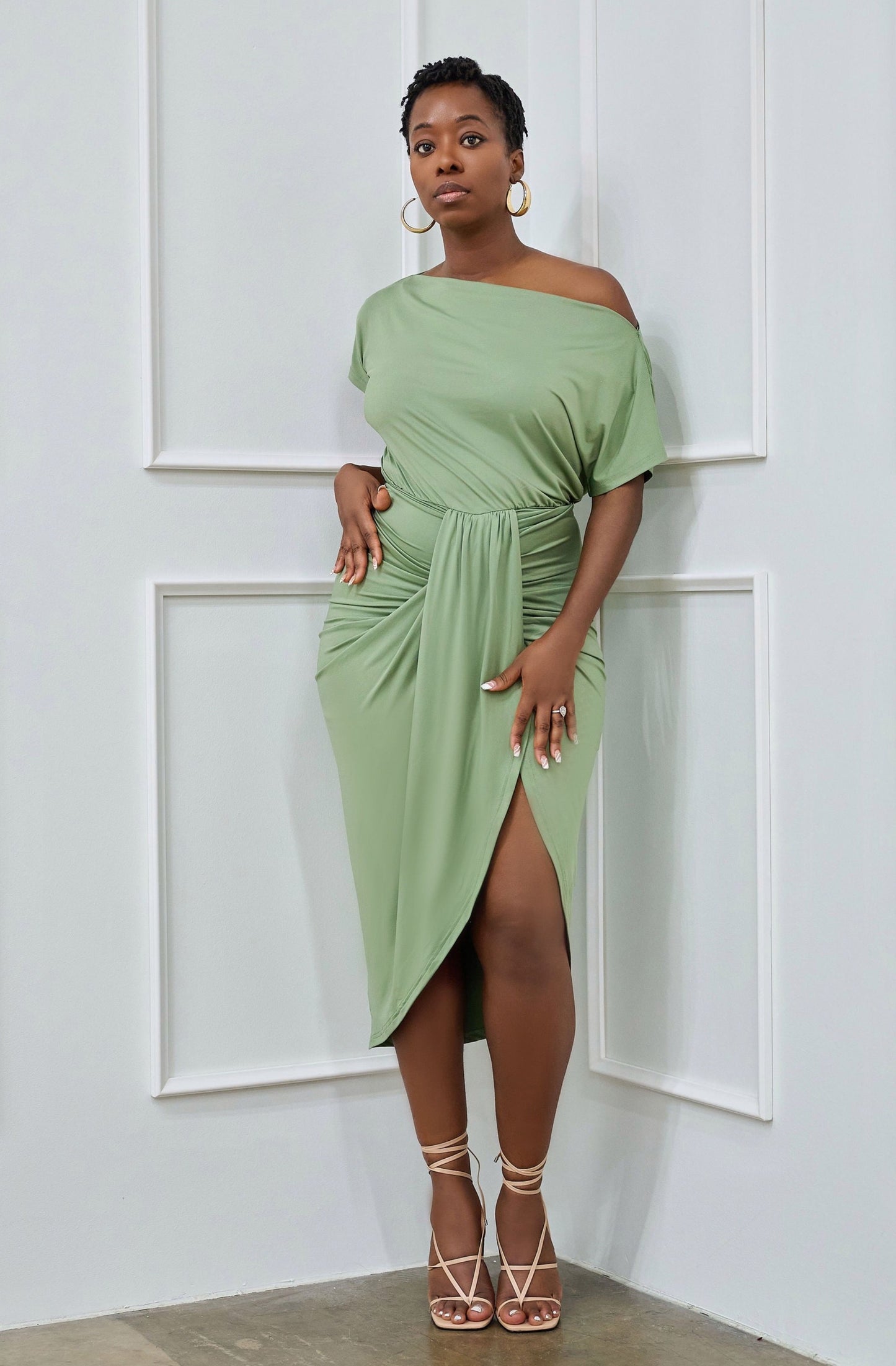 Toke Relaxed Shoulder Ruched Midi Dress - Green