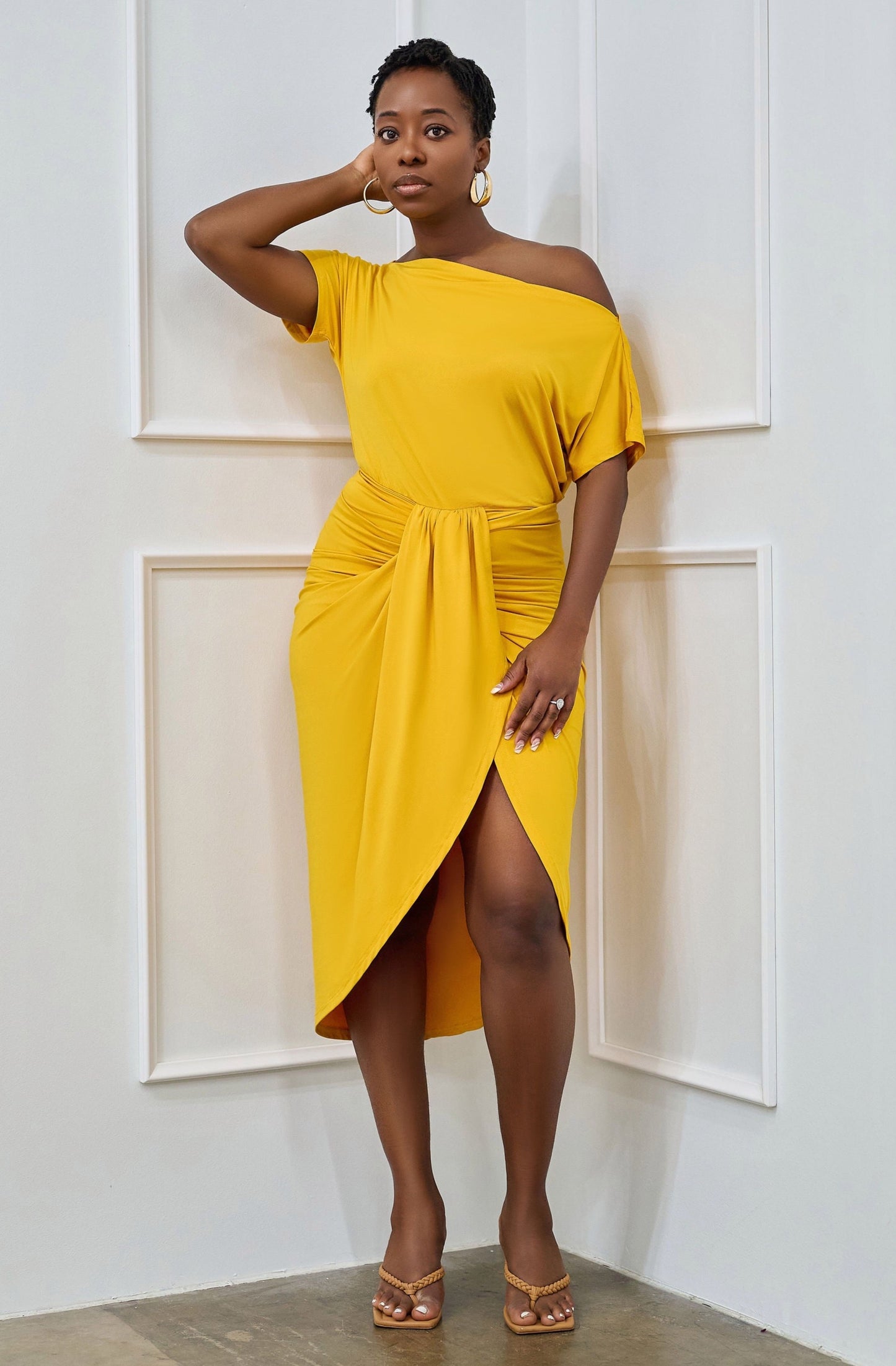 Toke Relaxed Shoulder Ruched Midi Dress - Yellow